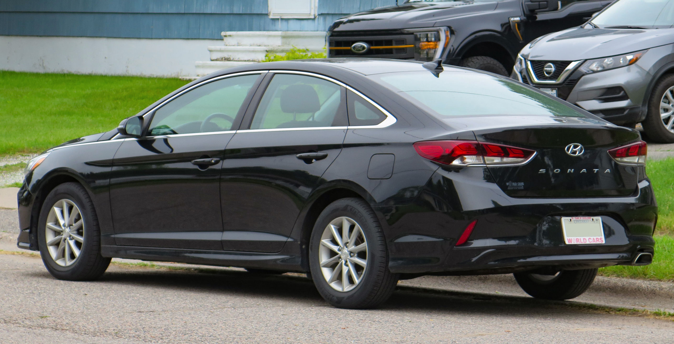 2018–2019 Hyundai Sonata rear three-quarter